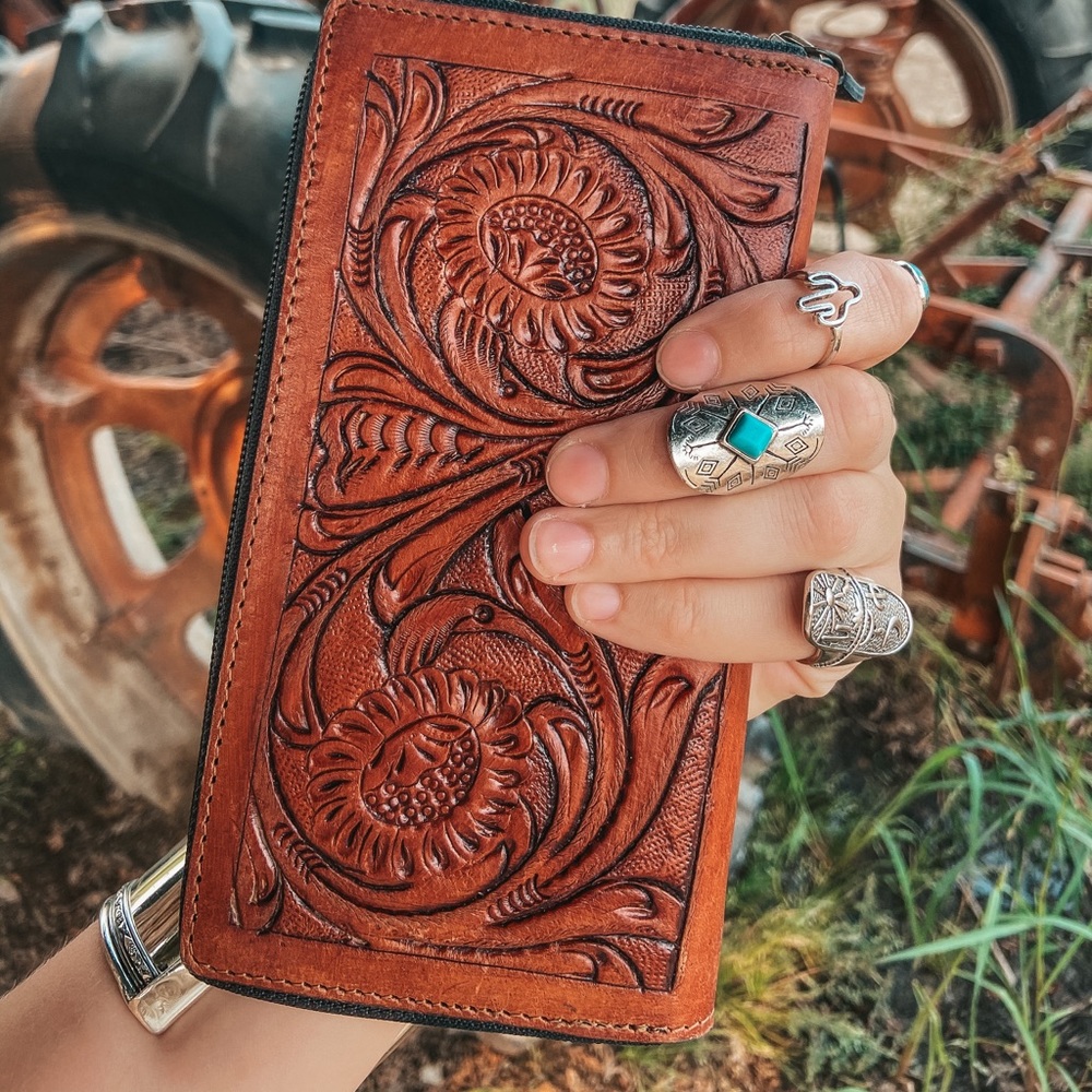 Tooled Leather Zipper Wallet Western Fashion - Picture 3 of 5